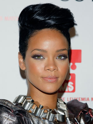 pictures of rihanna hairstyles. Rihanna Hairstyles